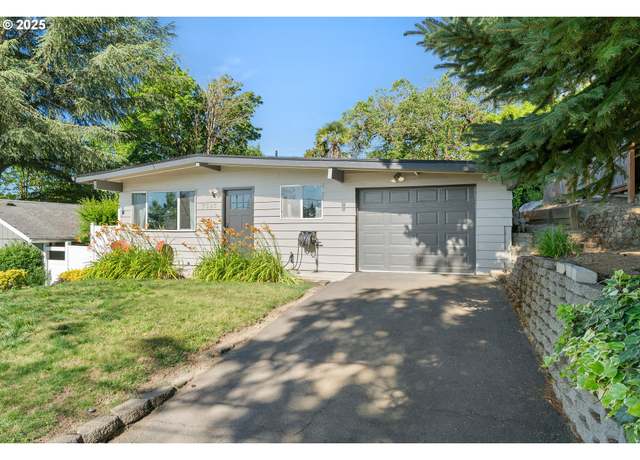 Property at 7323 SW 4th Ave, Portland, OR 97219, 3 beds, 1 bath