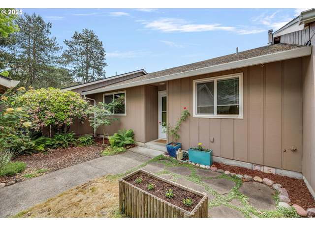 Property at 2992 SE Blue Bird Dr, Hillsboro, OR 97123, 2 beds, 1 bath