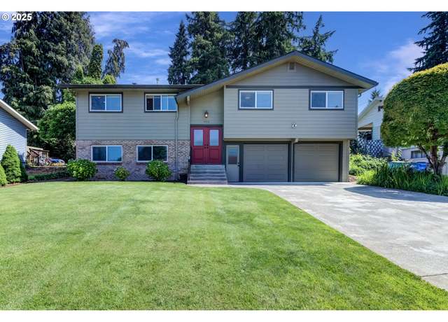 Property at 703 NW 94th St, Vancouver, WA 98665, 3 beds, 3 baths