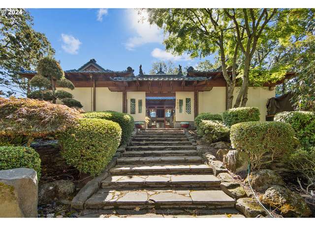 Property at 1900 Twin Points Rd, Lake Oswego, OR 97034, 5 beds, 3 baths
