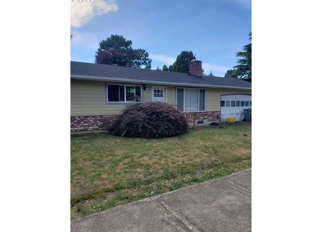 Property at 2919 SE 144th Ave, Portland, OR 97236, 3 beds, 1 bath