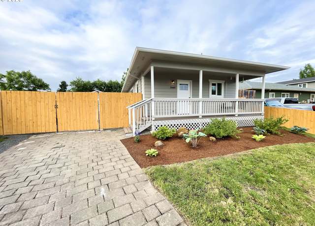 Property at 2660 Evergreen Ct, Salem, OR 97301, 2 beds, 1.5 baths