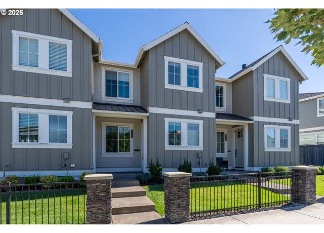 Property at 4050 SE Century Blvd, Hillsboro, OR 97123, 3 beds, 2.5 baths