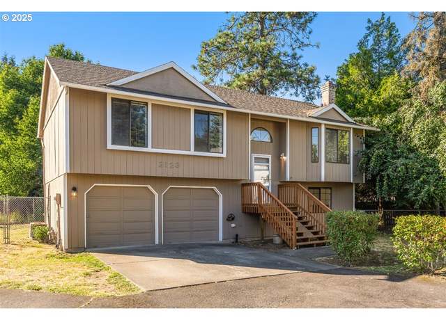 Property at 2123 SE 176th Ave, Portland, OR 97233, 3 beds, 2.5 baths