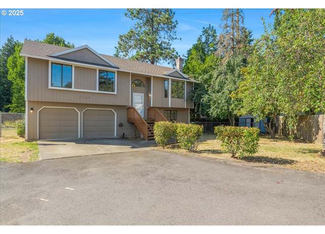 Property at 2123 SE 176th Ave, Portland, OR 97233, 3 beds, 2.5 baths