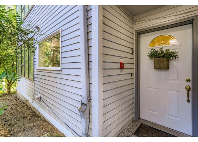 Property at 48 Eagle Crest Dr Unit 5E, Lake Oswego, OR 97035, 2 beds, 2 baths