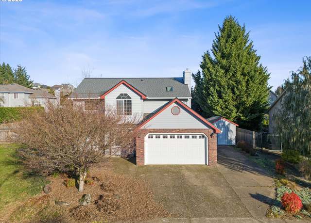 Property at 2419 NW Anthony Ct, Mcminnville, OR 97128, 4 beds, 2.5 baths