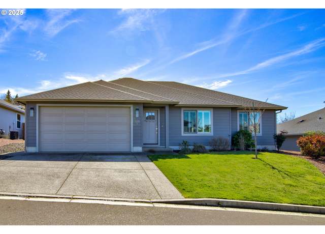 Property at 325 Brady Ln, Roseburg, OR 97471, 3 beds, 2 baths