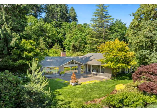 Property at 3925 SW Humphrey Blvd, Portland, OR 97221, 3 beds, 3.5 baths