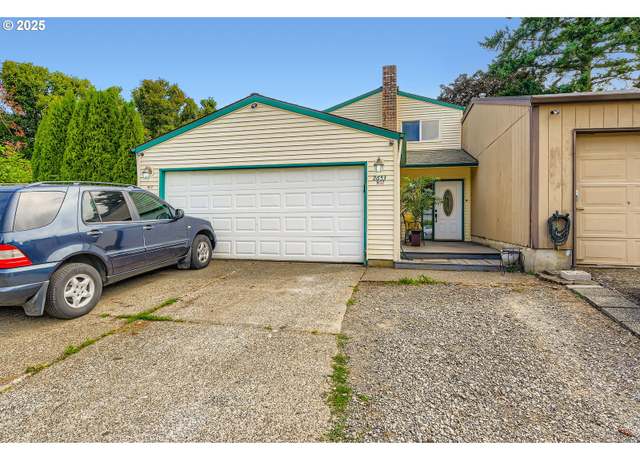 Property at 2653 SW 18th Pl, Gresham, OR 97080, 3 beds, 2 baths