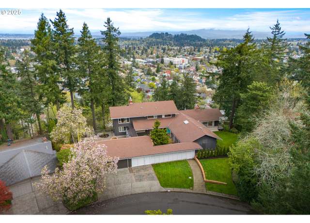 Property at 6833 SE Pine Ct, Portland, OR 97215, 5 beds, 3.5 baths