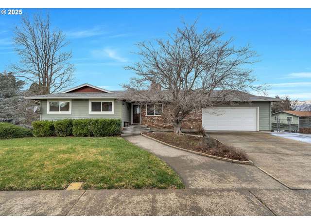 Property at 3525 Royal Crest Dr, The Dalles, OR 97058, 4 beds, 3 baths