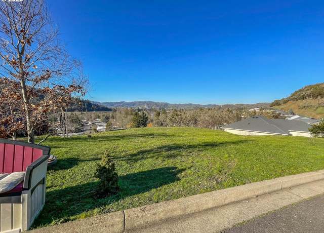 Property at 448 North View Dr, Roseburg, OR 97470