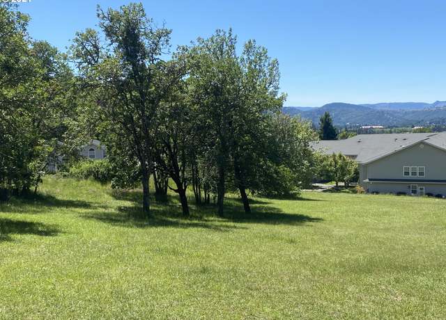 Property at 1448 NE Rocky Ridge Dr, Roseburg, OR 97470