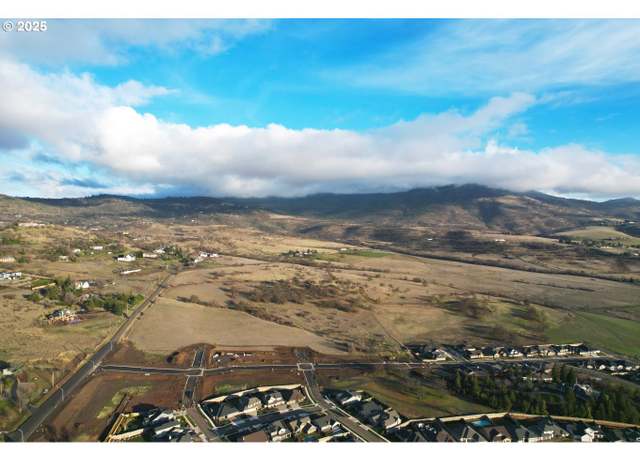 Property at 4900 Cherry Ln, Medford, OR 97504