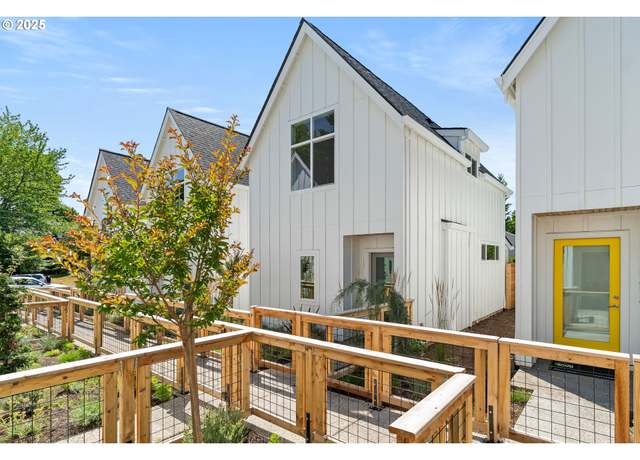 Property at 2291 N Humboldt St, Portland, OR 97217, 2 beds, 1.5 baths