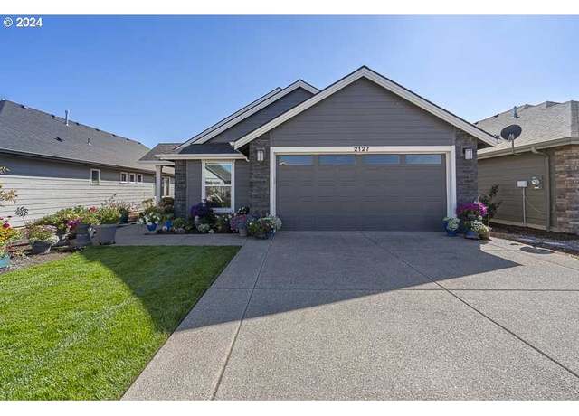 Property at 2127 SE Academy St, Dallas, OR 97338, 3 beds, 2 baths