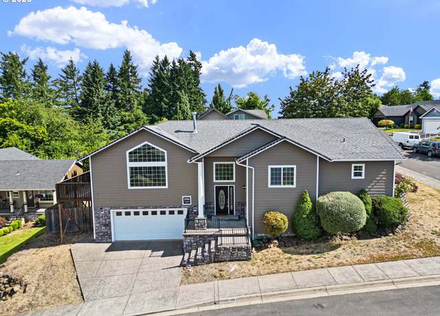 Property at 1590 Cottage Heights Loop, Cottage Grove, OR 97424, 3 beds, 2 baths