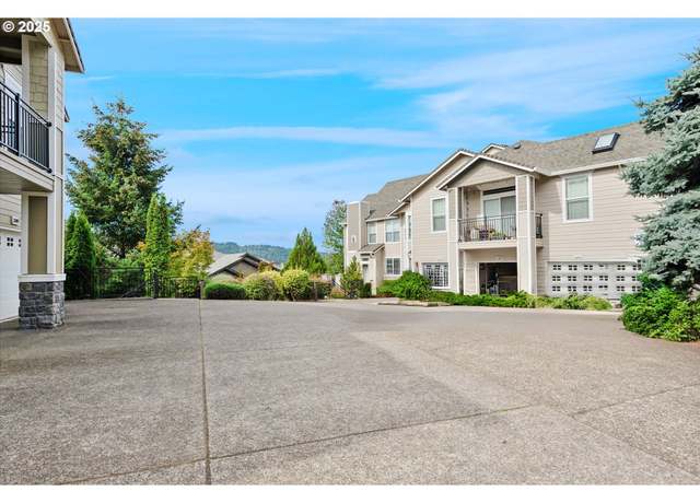 Property at 3395 Summerlinn Dr, West Linn, OR 97068, 3 beds, 2 baths