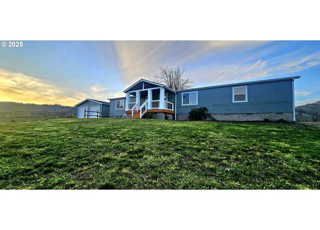 Property at 141 Buell Ln, Roseburg, OR 97471, 3 beds, 2 baths