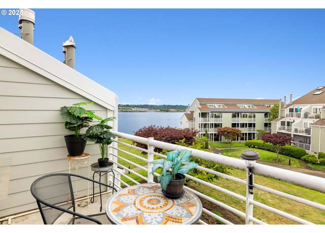 Property at 275 N Hayden Bay Dr, Portland, OR 97217, 2 beds, 2 baths