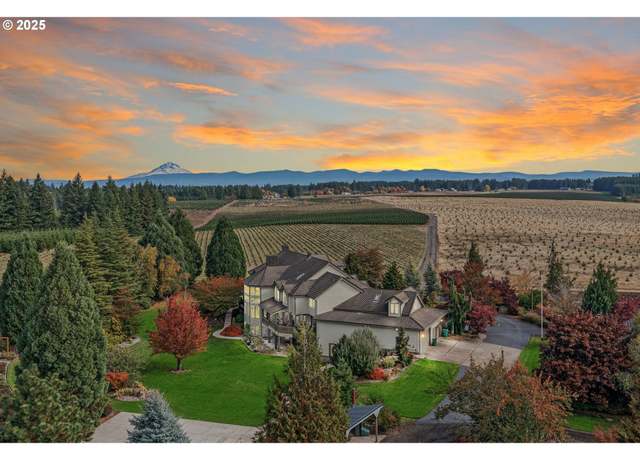 Property at 24250 S Raney Ln, Estacada, OR 97023, 6 beds, 9 baths