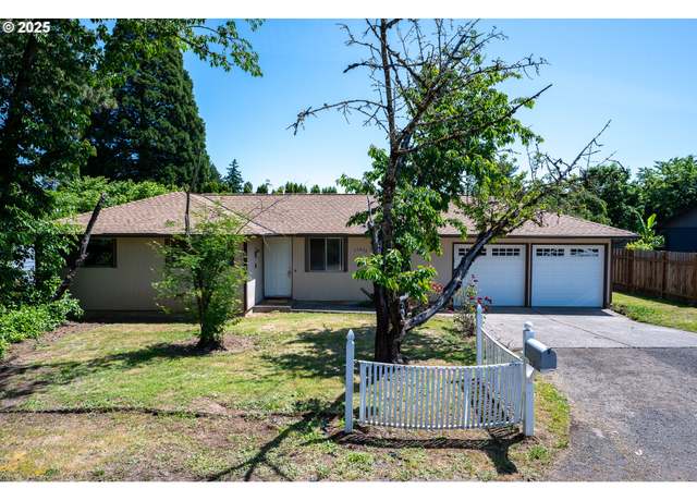 Property at 15630 SE Lou Ann Ct, Milwaukie, OR 97267, 3 beds, 1 bath