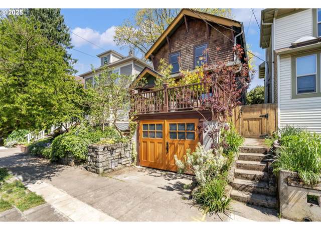 Property at 622 SE 18th Ave, Portland, OR 97214, 4 beds, 2.5 baths