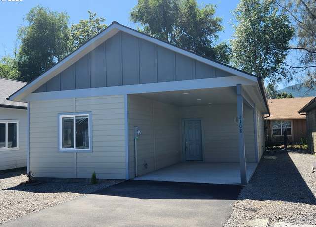 Property at 2108 True Ave, La Grande, OR 97850, 3 beds, 2 baths