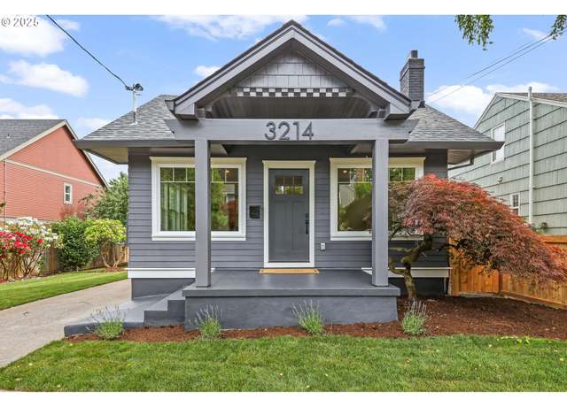 Property at 3214 SE Lincoln St, Portland, OR 97214, 3 beds, 2.5 baths