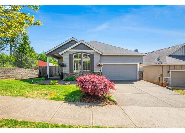 Property at 39584 Wall St, Sandy, OR 97055, 4 beds, 2.5 baths