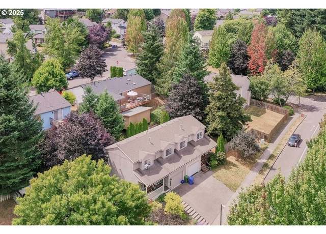 Property at 37600 SE Dubarko Rd, Sandy, OR 97055, 3 beds, 2.5 baths