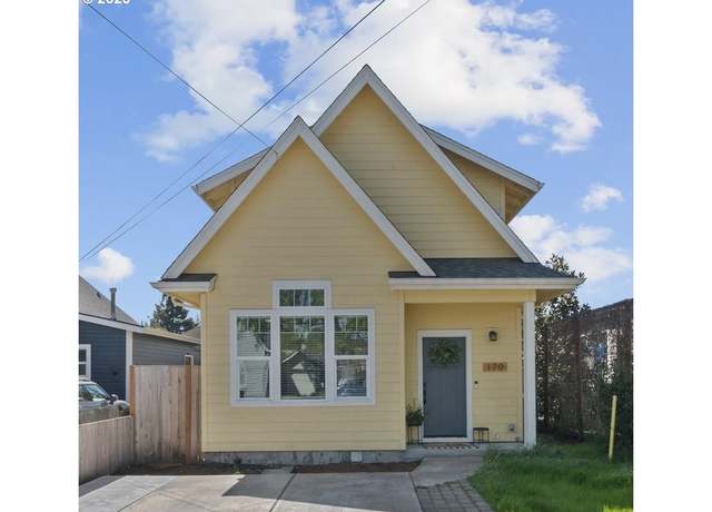 Property at 170 E 3rd St, Newberg, OR 97132, 3 beds, 2 baths