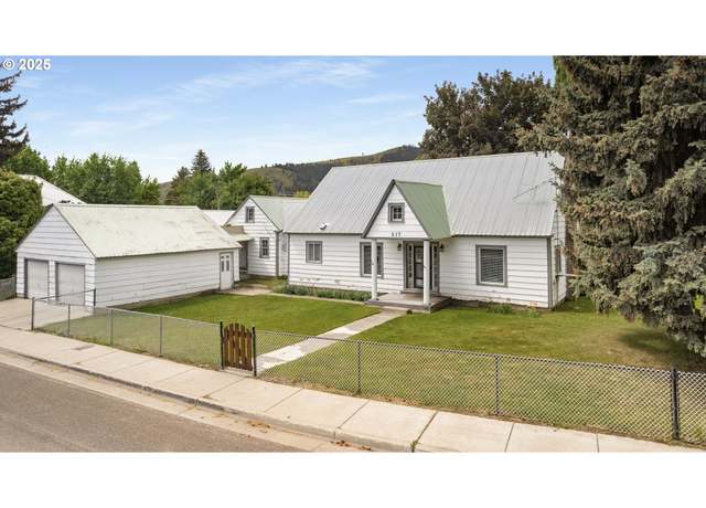 Property at 217 N Main St, Halfway, OR 97834, 4 beds, 1.5 baths