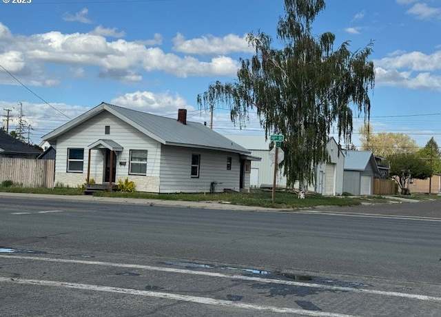 Property at 2800 10th St, Baker City, OR 97814, 3 beds, 1 bath