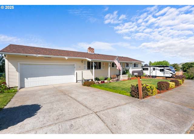 Property at 717 E 21st Pl, The Dalles, OR 97058, 6 beds, 3.5 baths