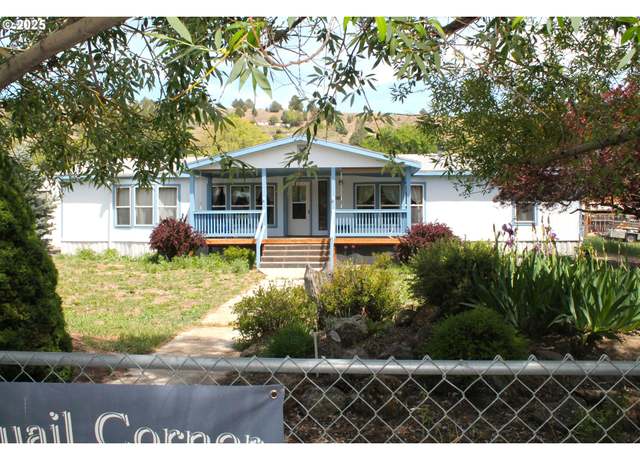 Property at 479 N Johnson St, Prairie City, OR 97869, 3 beds, 2 baths