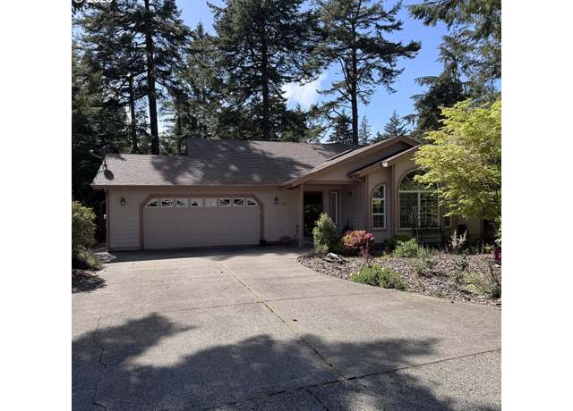 Property at 2192 13th St, Florence, OR 97439, 3 beds, 2 baths