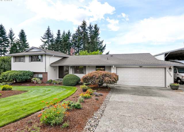 Property at 13945 SE 215th Ct, Damascus, OR 97089, 4 beds, 2.5 baths