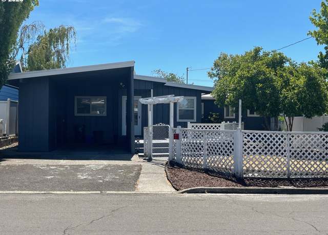 Property at 643 NE Channon Ave, Roseburg, OR 97470, 4 beds, 3 baths