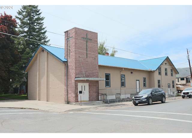 Property at 1839 3rd St, Baker City, OR 97814, 3 beds, 2 baths