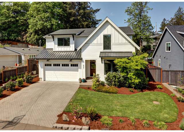 Property at 8321 SW 39th Ave, Portland, OR 97219, 4 beds, 3 baths