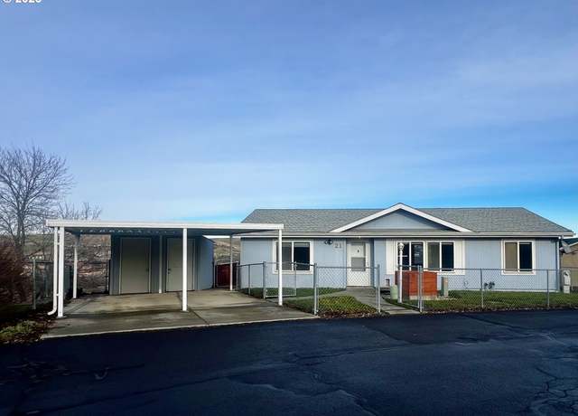 Property at 2600 SW Goodwin Ave #21, Pendleton, OR 97801, 2 beds, 2 baths