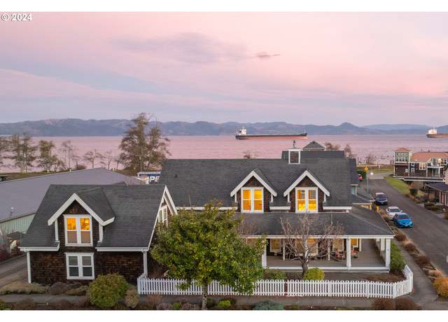 Property at 285 23rd St, Astoria, OR 97103, 3 beds, 3.5 baths