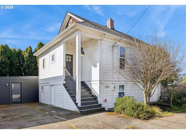Property at 1720 SE Franklin St, Portland, OR 97202, 2 beds, 2 baths