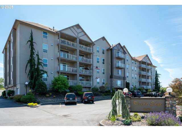 Property at 1548 River Rd #401, Longview, WA 98632, 2 beds, 2 baths