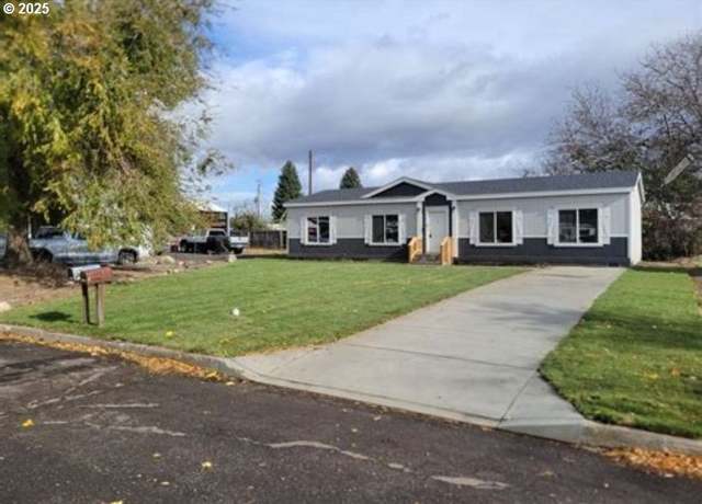 Property at 2404 Empire Loop, La Grande, OR 97850, 4 beds, 2 baths