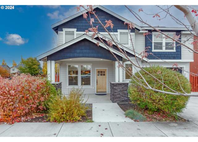Property at 490 NW 28th St, Redmond, OR 97756, 3 beds, 2.5 baths