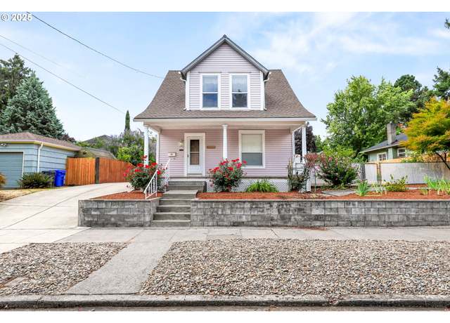Property at 2834 N Terry St, Portland, OR 97217, 3 beds, 1.5 baths