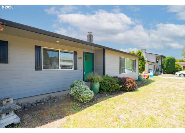 Property at 1607 NW 105th St, Vancouver, WA 98685, 4 beds, 3 baths